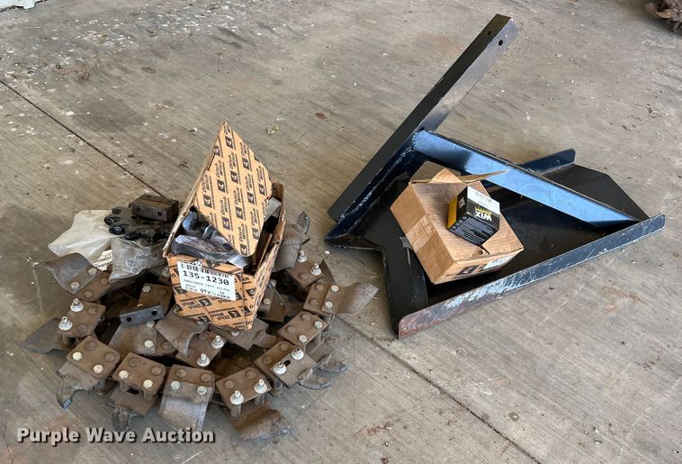 image for item DK7235 2016 Ditch Witch C30X  trencher