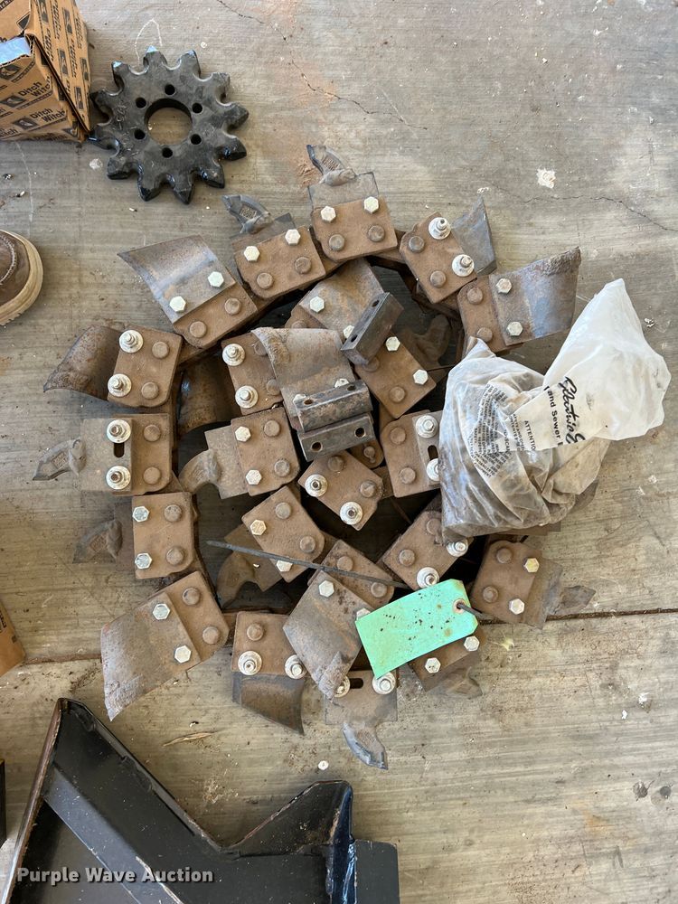 image for item DK7235 2016 Ditch Witch C30X  trencher