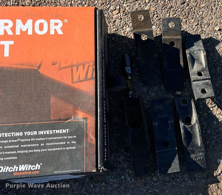 image for item DK7237 2020 Ditch Witch SK800  compact utility loader