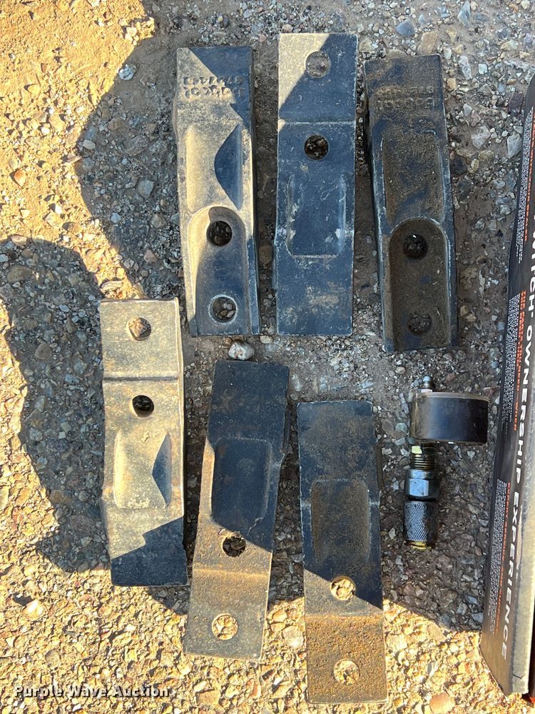 image for item DK7237 2020 Ditch Witch SK800  compact utility loader