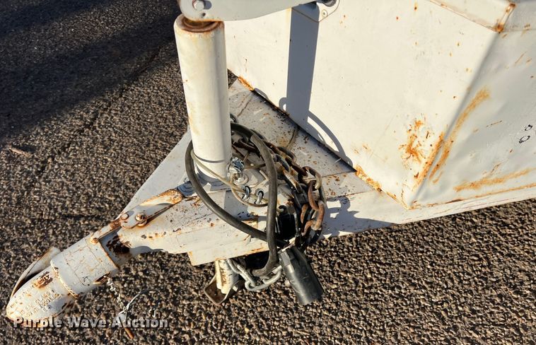 image for item DK7240 2008 Diamond C  utility trailer