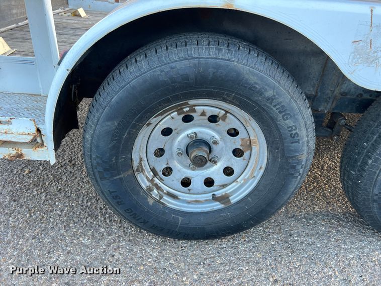 image for item DK7240 2008 Diamond C  utility trailer