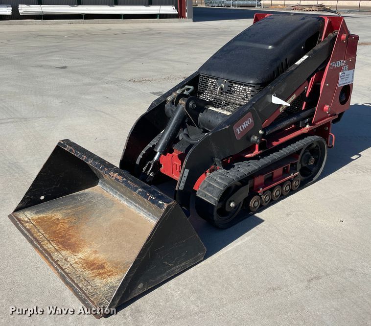 image for item DN4534 2012 Toro TX427  compact utility loader