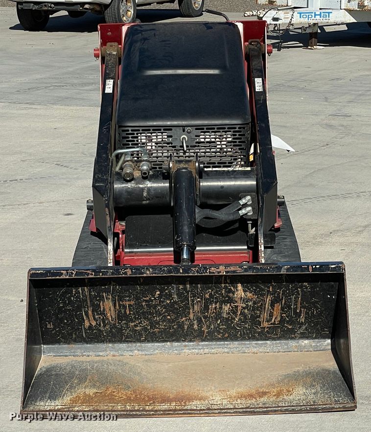 image for item DN4534 2012 Toro TX427  compact utility loader