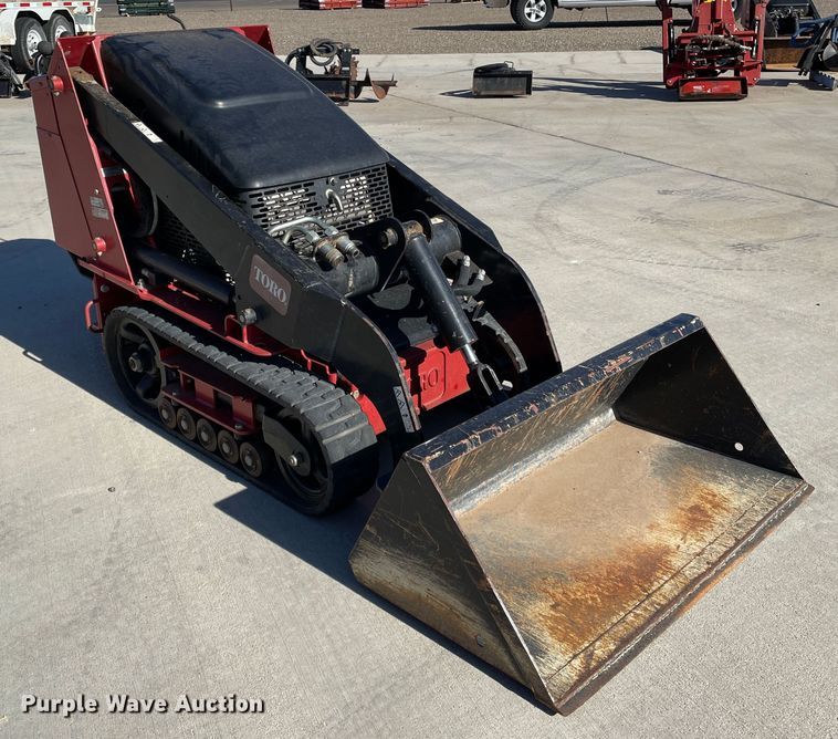 image for item DN4534 2012 Toro TX427  compact utility loader