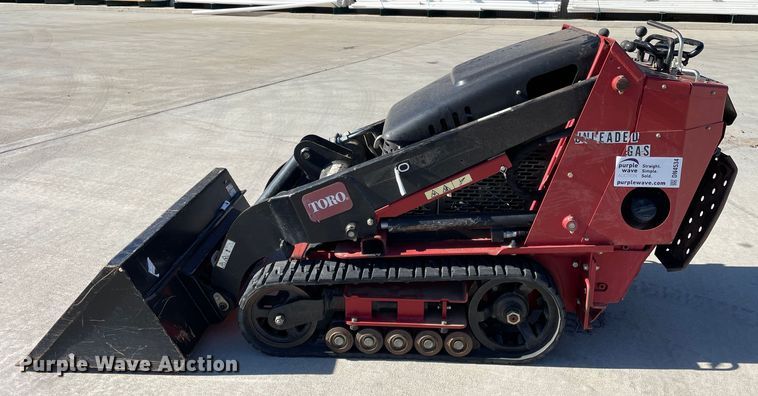 image for item DN4534 2012 Toro TX427  compact utility loader