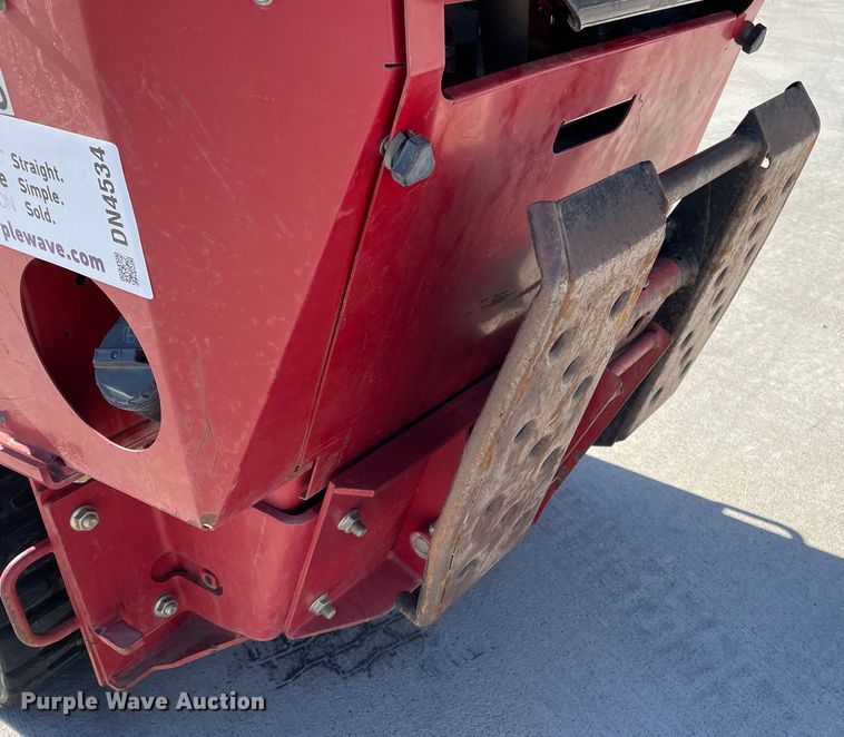 image for item DN4534 2012 Toro TX427  compact utility loader