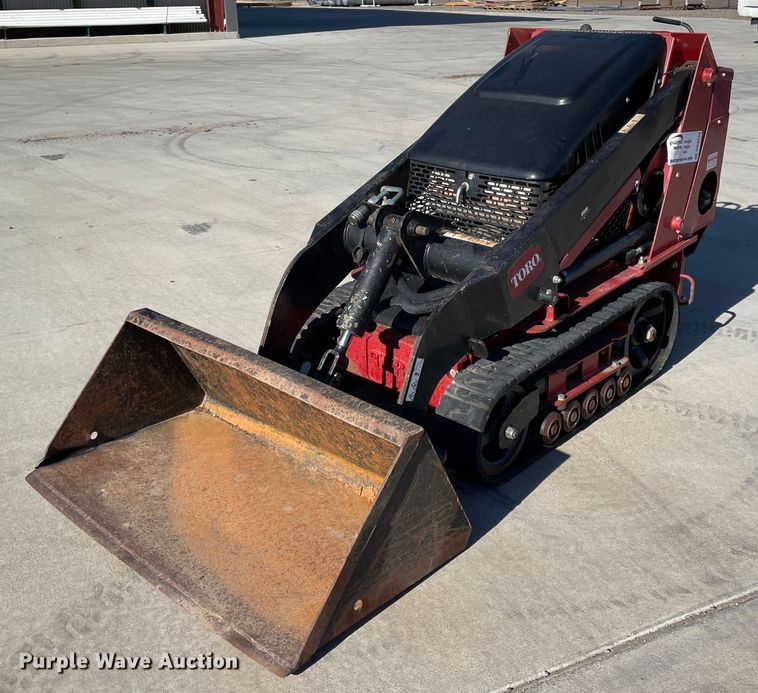 image for item DN4535 2012 Toro TX427  compact utility loader