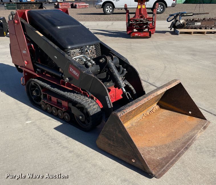 image for item DN4535 2012 Toro TX427  compact utility loader