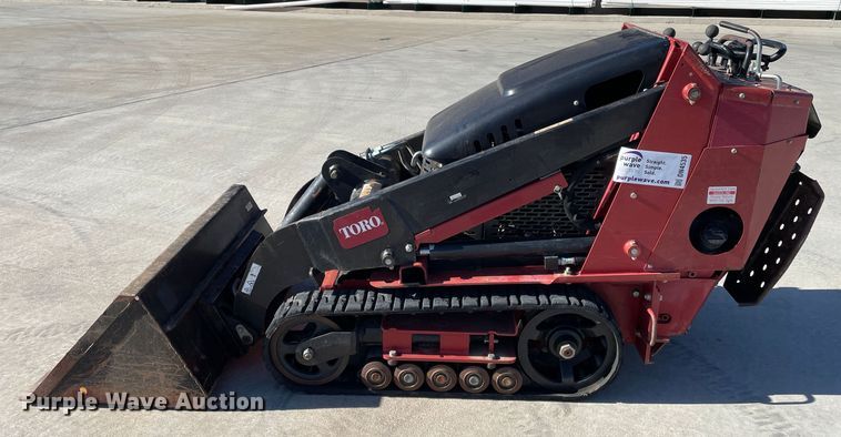 image for item DN4535 2012 Toro TX427  compact utility loader