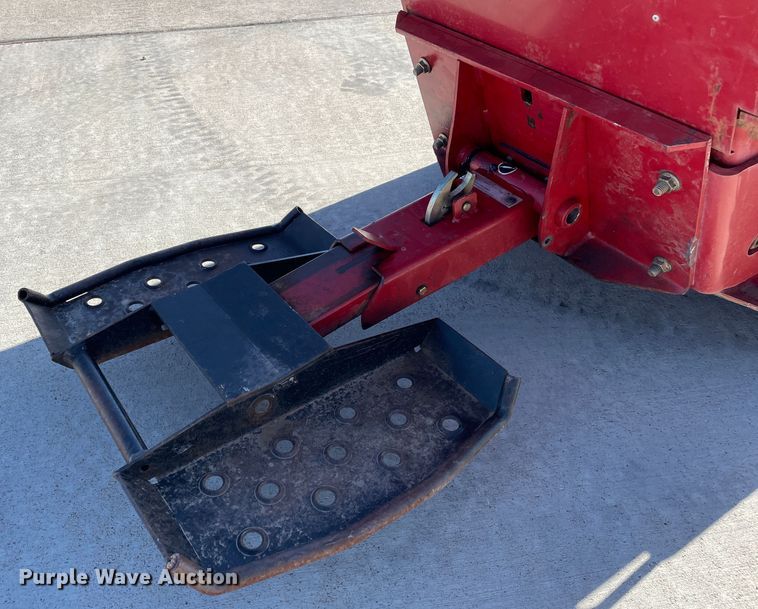 image for item DN4535 2012 Toro TX427  compact utility loader