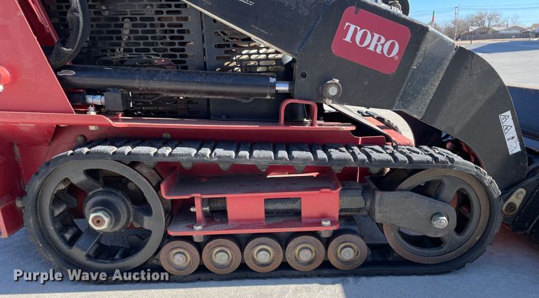 image for item DN4535 2012 Toro TX427  compact utility loader