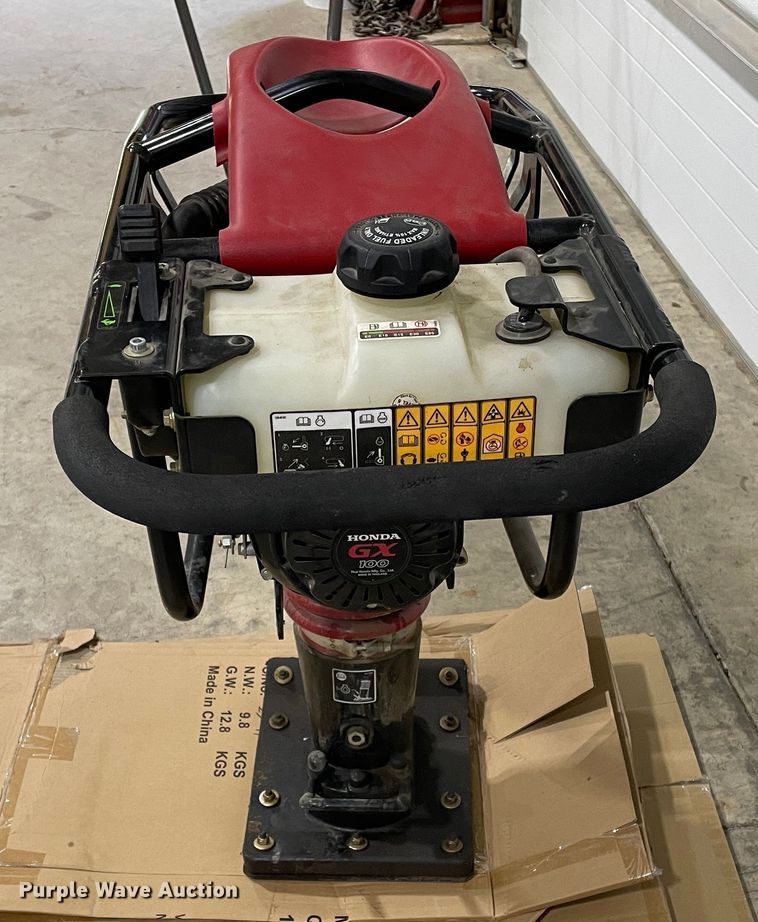 image for item DN4547 Toro VR-3100  plate compactor