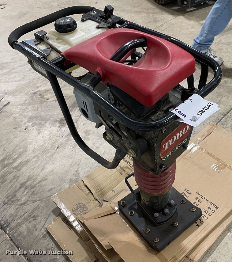 image for item DN4547 Toro VR-3100  plate compactor