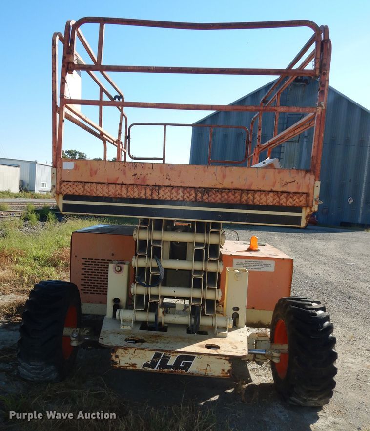 image for item DN6814 1996 JLG 33RTS  scissor lift