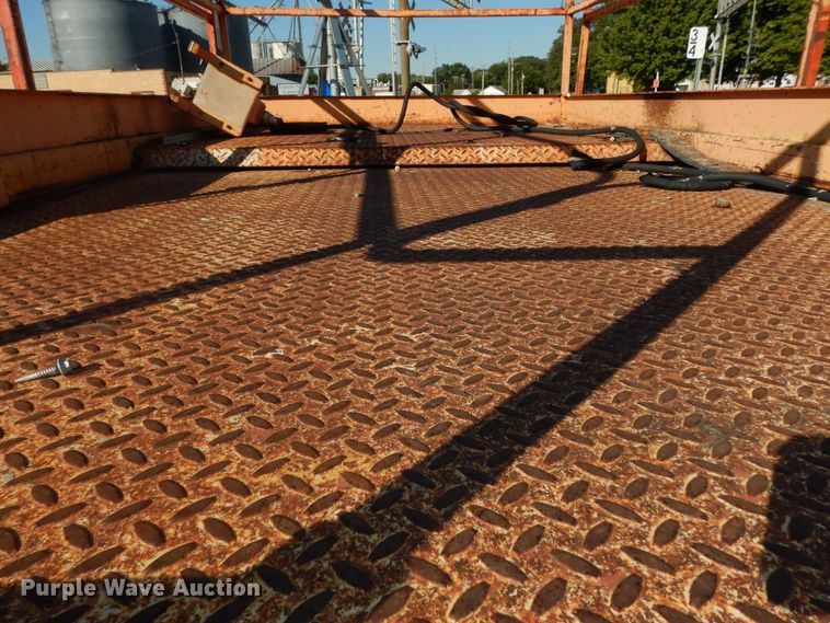 image for item DN6814 1996 JLG 33RTS  scissor lift