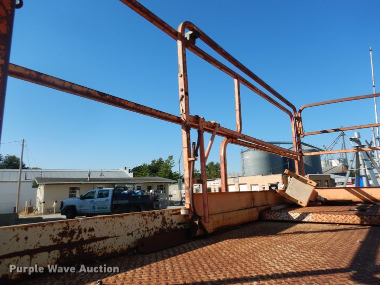 image for item DN6814 1996 JLG 33RTS  scissor lift