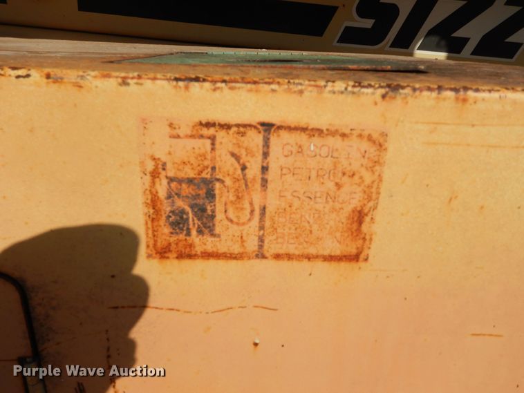 image for item DN6814 1996 JLG 33RTS  scissor lift