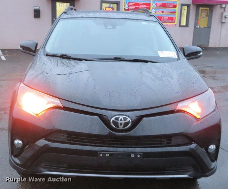 image for item DN7961 2018 Toyota RAV4  SUV