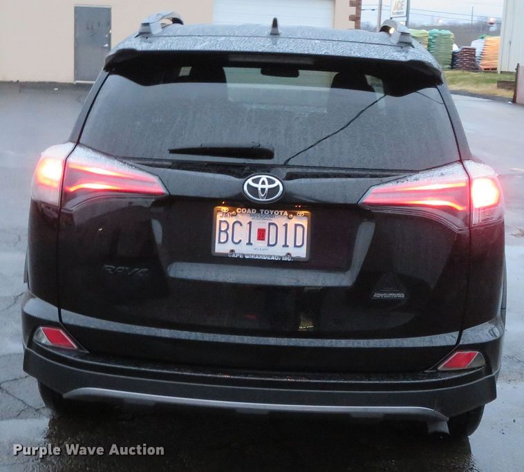 image for item DN7961 2018 Toyota RAV4  SUV