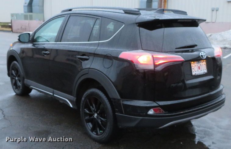 image for item DN7961 2018 Toyota RAV4  SUV