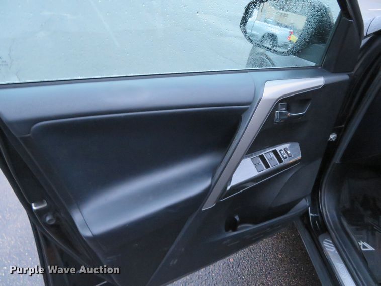 image for item DN7961 2018 Toyota RAV4  SUV