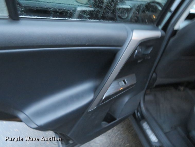 image for item DN7961 2018 Toyota RAV4  SUV