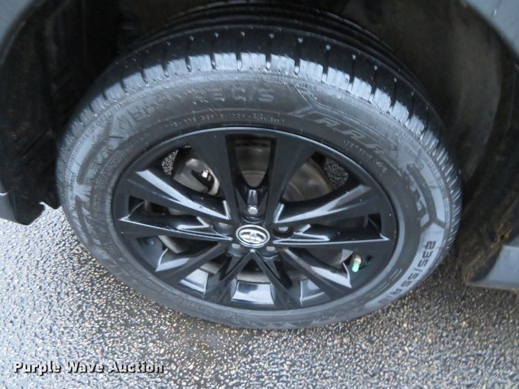 image for item DN7961 2018 Toyota RAV4  SUV