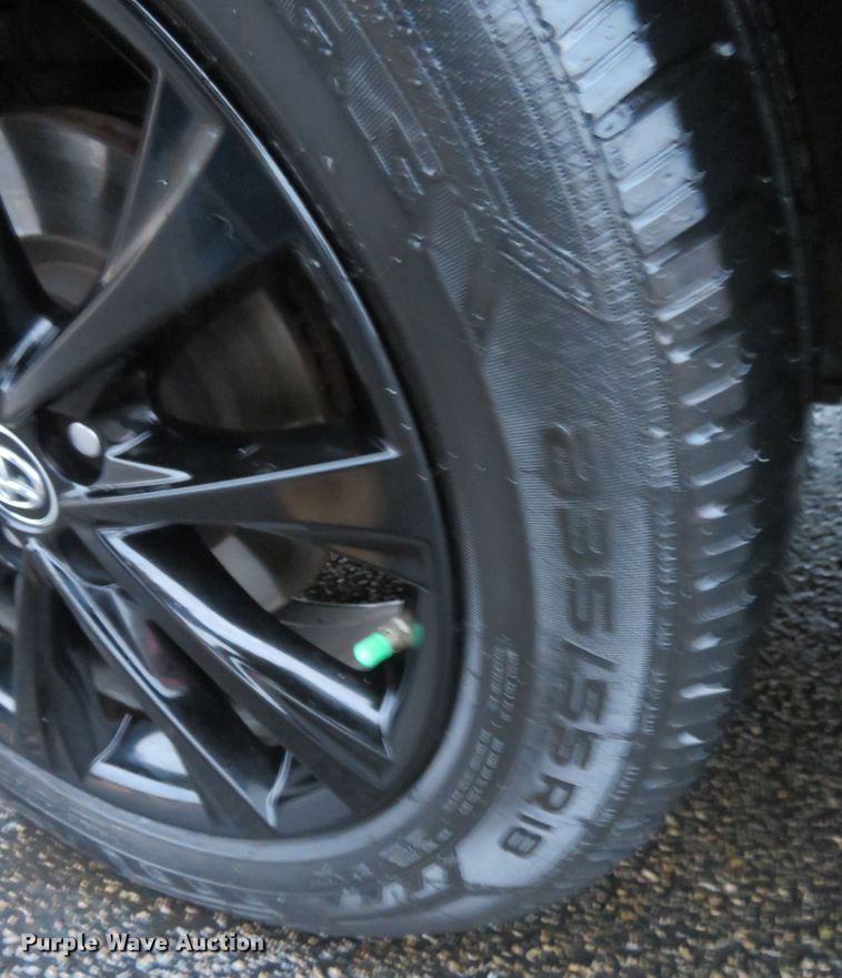 image for item DN7961 2018 Toyota RAV4  SUV