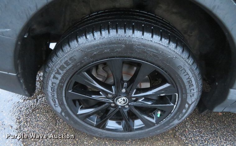 image for item DN7961 2018 Toyota RAV4  SUV