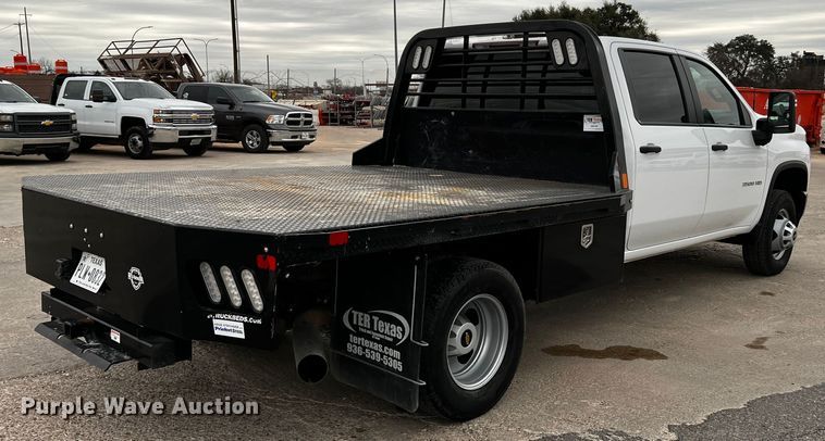 image for item DQ1953 2021 Chevrolet Silverado 3500HD  Crew Cab flatbed pickup truck