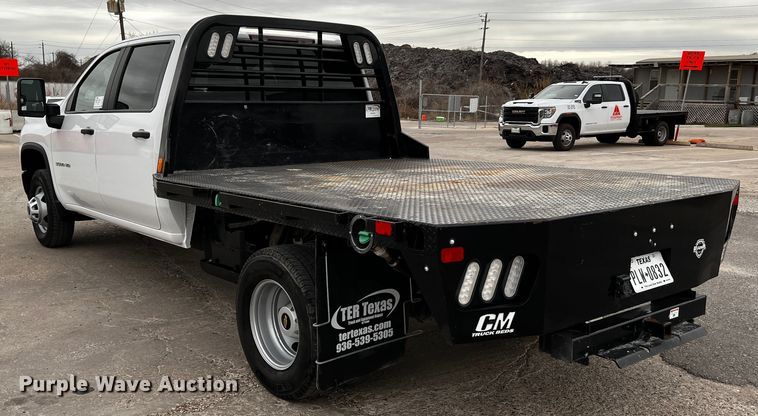 image for item DQ1953 2021 Chevrolet Silverado 3500HD  Crew Cab flatbed pickup truck