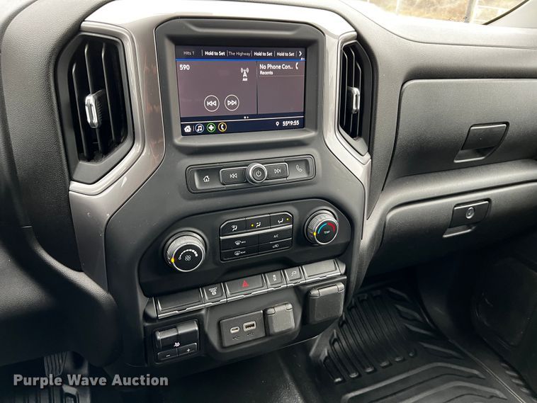 image for item DQ1953 2021 Chevrolet Silverado 3500HD  Crew Cab flatbed pickup truck