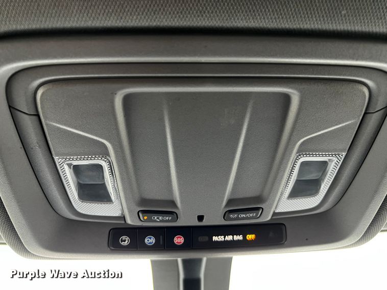 image for item DQ1953 2021 Chevrolet Silverado 3500HD  Crew Cab flatbed pickup truck