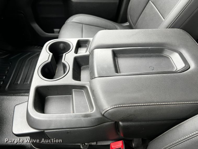 image for item DQ1953 2021 Chevrolet Silverado 3500HD  Crew Cab flatbed pickup truck