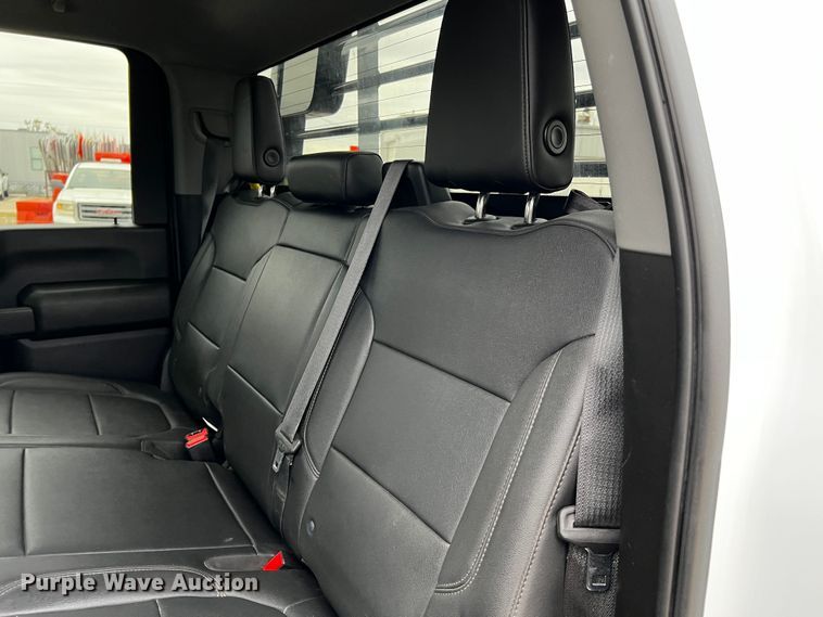 image for item DQ1953 2021 Chevrolet Silverado 3500HD  Crew Cab flatbed pickup truck