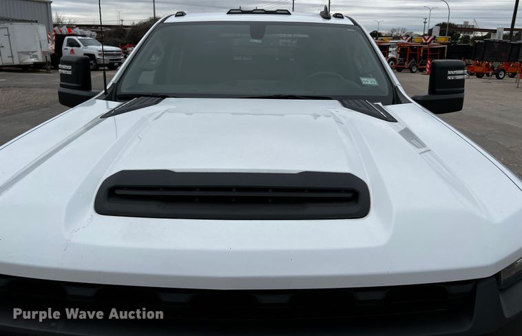 image for item DQ1953 2021 Chevrolet Silverado 3500HD  Crew Cab flatbed pickup truck