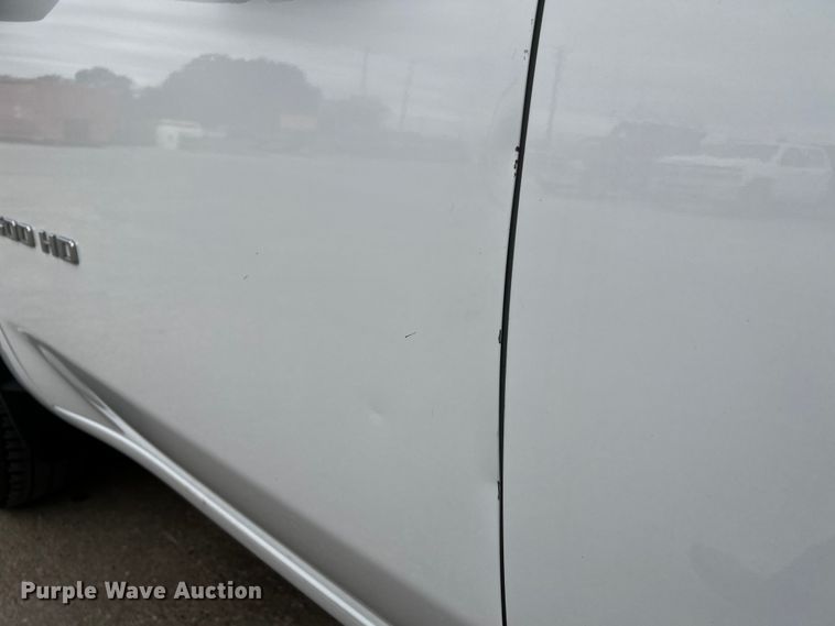 image for item DQ1953 2021 Chevrolet Silverado 3500HD  Crew Cab flatbed pickup truck