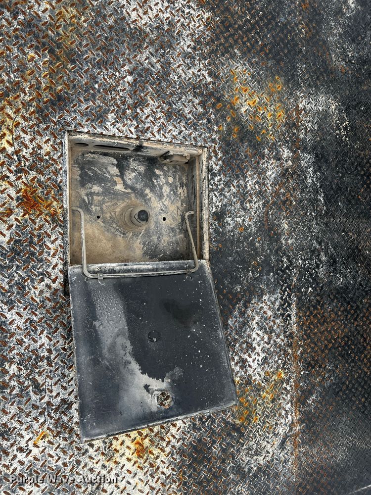 image for item DQ1953 2021 Chevrolet Silverado 3500HD  Crew Cab flatbed pickup truck