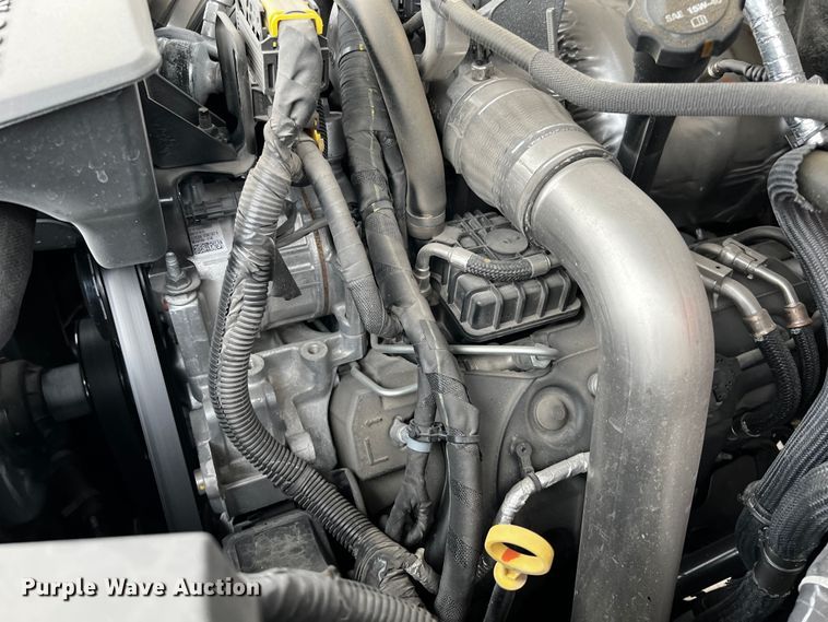 image for item DQ1953 2021 Chevrolet Silverado 3500HD  Crew Cab flatbed pickup truck