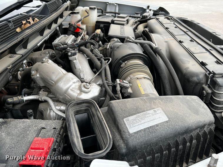 image for item DQ1953 2021 Chevrolet Silverado 3500HD  Crew Cab flatbed pickup truck