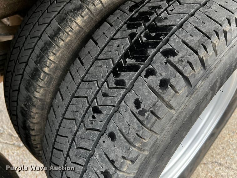 image for item DQ1953 2021 Chevrolet Silverado 3500HD  Crew Cab flatbed pickup truck