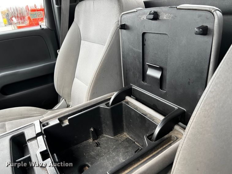 image for item DQ1954 2016 Chevrolet Silverado 3500HD  flatbed pickup truck