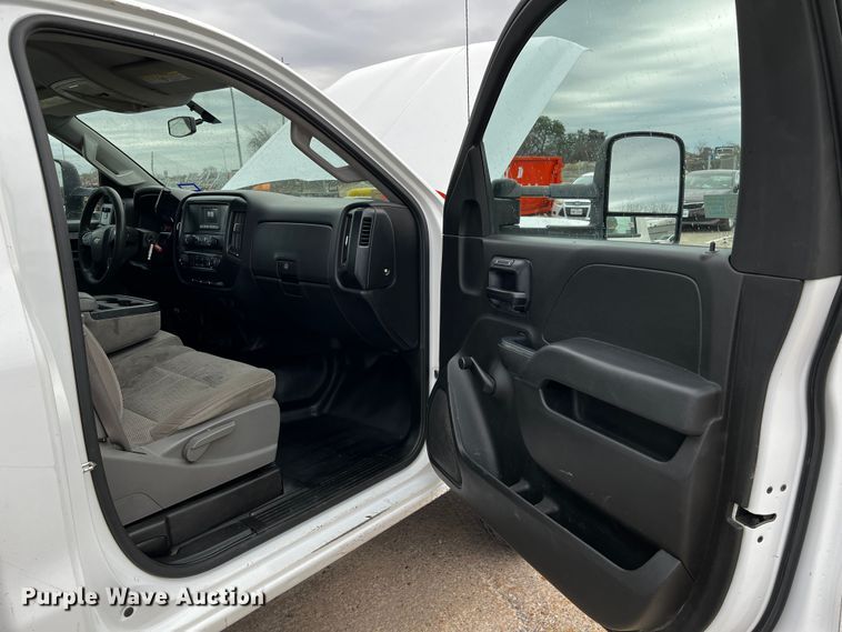 image for item DQ1954 2016 Chevrolet Silverado 3500HD  flatbed pickup truck