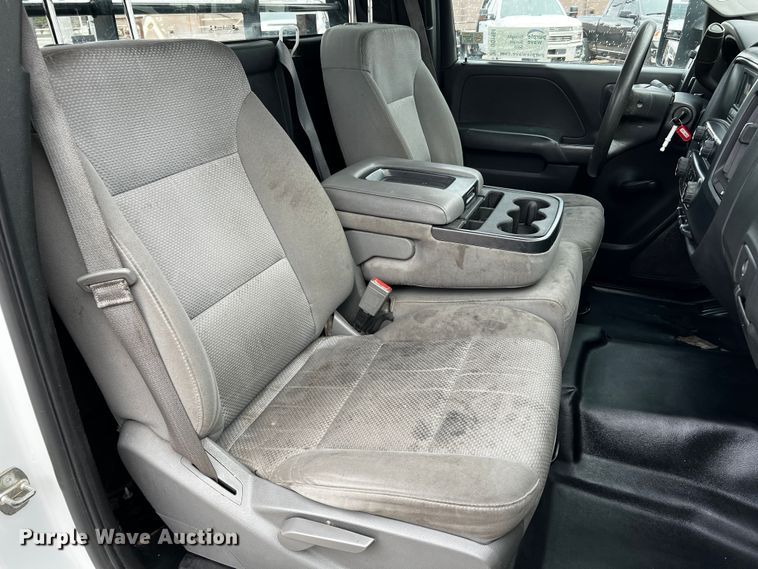 image for item DQ1954 2016 Chevrolet Silverado 3500HD  flatbed pickup truck