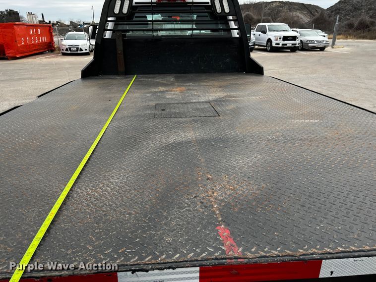 image for item DQ1954 2016 Chevrolet Silverado 3500HD  flatbed pickup truck