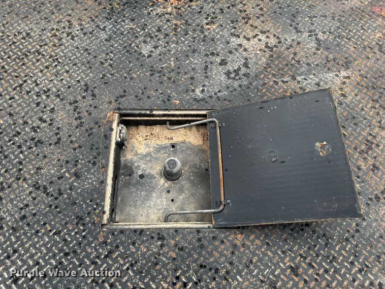 image for item DQ1954 2016 Chevrolet Silverado 3500HD  flatbed pickup truck