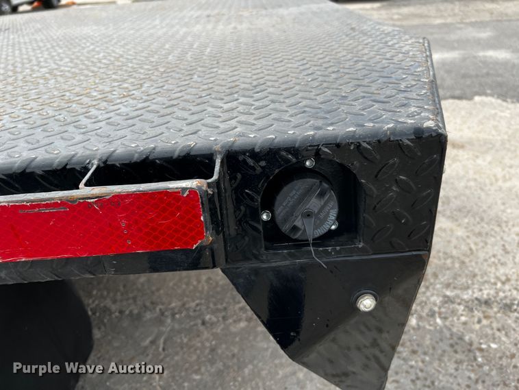 image for item DQ1954 2016 Chevrolet Silverado 3500HD  flatbed pickup truck