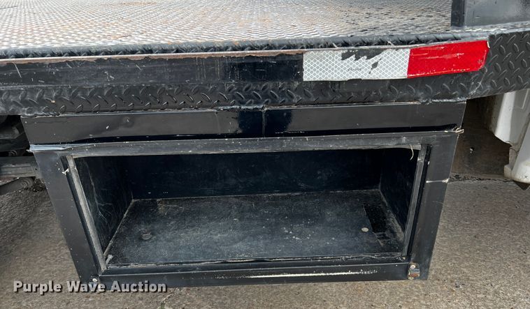 image for item DQ1954 2016 Chevrolet Silverado 3500HD  flatbed pickup truck