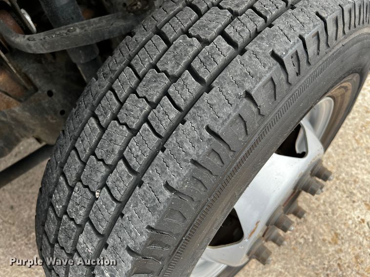 image for item DQ1954 2016 Chevrolet Silverado 3500HD  flatbed pickup truck